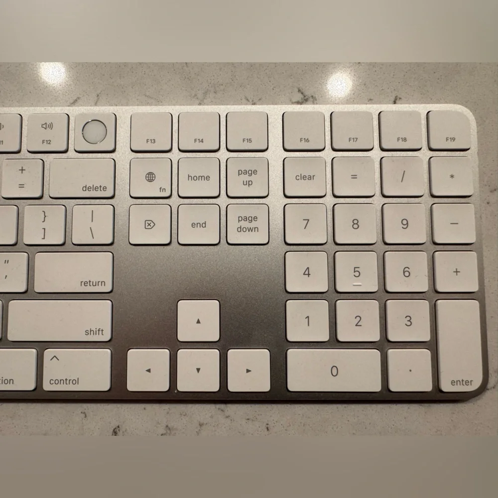 Apple Wireless Keyboard - White
